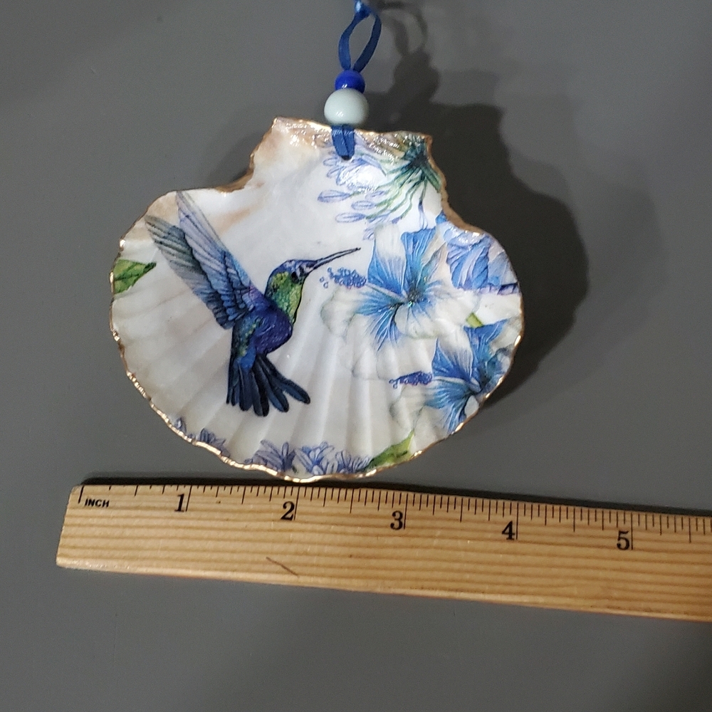 Scallop Shell Ornament Hummingbird Design โ๏ธ๐โ๏ธ - Picture 2 of 4